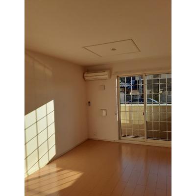 プロムナード 102【管理NO：1-017478801-01020】 ★家具家電は申し込み後に搬入します★の物件写真2