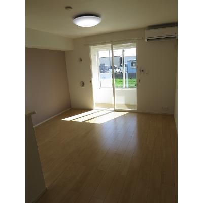 クオーレ 103【管理NO：1-021748201-01030】 ★家具家電は申し込み後に搬入します 2026年08月中旬入居可能の物件写真2