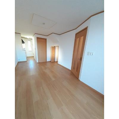 ロヴェール 101【管理NO：1-012247101-01010】 ★家具家電は申し込み後に搬入します★の物件写真2