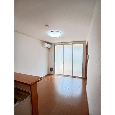 シュティル　ブリーゼ 101【管理NO：1-014690101-01010】 ★家具家電は申し込み後に搬入しますの物件写真2
