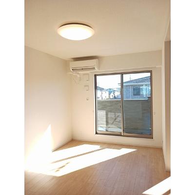クレシェンド　ラブ　Ⅲ 202【管理NO：1-025516803-02020】 ★家具家電は申し込み後に搬入します 2026年08月下旬入居可能の物件写真2