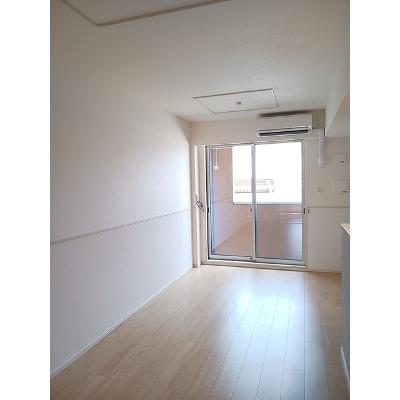 エヴェリーナⅢ 103【管理NO：1-021908401-01030】 ★家具家電は申し込み後に搬入します★の物件写真2