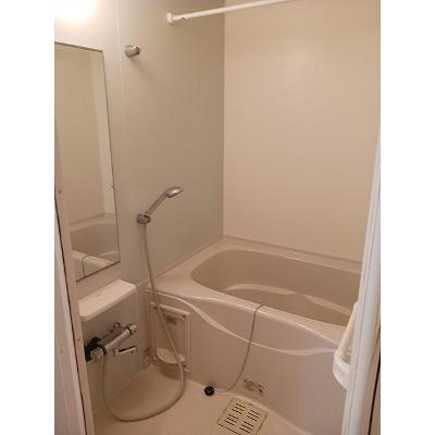 エヴェリーナⅢ 103【管理NO：1-021908401-01030】 ★家具家電は申し込み後に搬入します★の物件写真4