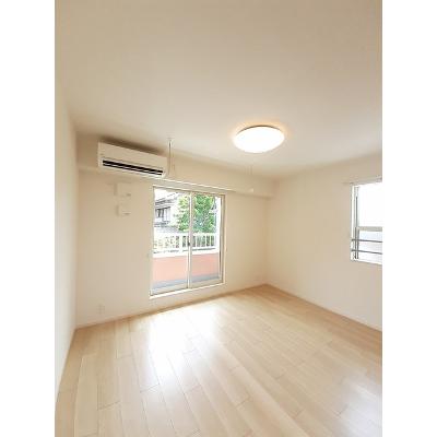 ダングラッツェⅡ 203【管理NO：1-026199501-02030】 ★家具家電は申し込み後に搬入します★の物件写真2
