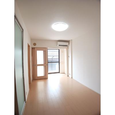 ル・ソレイユ 102【管理NO：1-017847001-01020】 ★家具家電は申し込み後に搬入します★の物件写真2