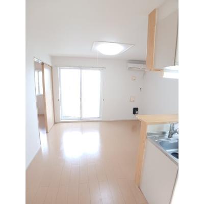 花水木 102【管理NO：1-019221301-01020】 ★家具家電は申し込み後に搬入しますの物件写真2