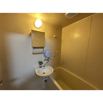 apartment 〒880-0056　宮崎県宮崎市神宮東３丁目6-2 2F