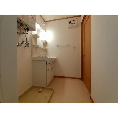 グラシオッソ 102【管理NO：1-013203301-01020】 ★家具家電は申し込み後に搬入しますの物件写真6