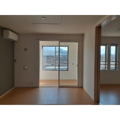 ロゼア 205【管理NO：1-019307901-02050】 ★家具家電は申し込み後に搬入します 2026年08月中旬入居可能の物件写真2