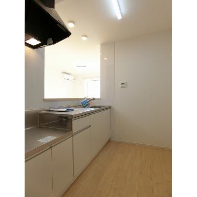 モデルノ　ポテーレⅤ 102【管理NO：1-021488203-01020】 ★家具家電は申し込み後に搬入します 2026年08月上旬入居可能の物件写真3