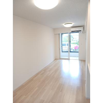 サン　ヴェール　大芝　Ⅲ　Ａ 102【管理NO：1-026764601-01020】 ★家具家電は申し込み後に搬入します★の物件写真2