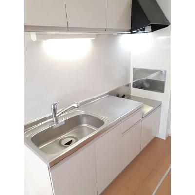 サンヴィレッジ 101【管理NO：1-018225701-01010】 ★家具家電は申し込み後に搬入します 2026年08月上旬入居可能の物件写真3