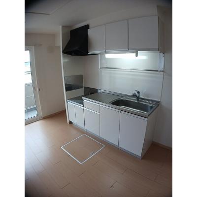 サンフラワー 101【管理NO：1-016562201-01010】 ★家具家電は申し込み後に搬入します 2026年08月中旬入居可能の物件写真3