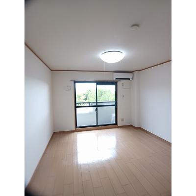 アビタシオン 302【管理NO：1-012564601-03020】 ★家具家電は申し込み後に搬入しますの物件写真2
