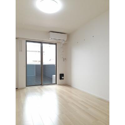 エクラ 102【管理NO：1-026014501-01020】 ★家具家電は申し込み後に搬入します★の物件写真2