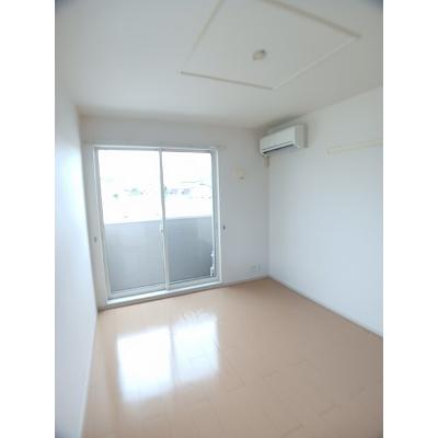ラ　グリシーナ　Ⅱ 103【管理NO：1-017724202-01030】 ★家具家電は申し込み後に搬入します★の物件写真2