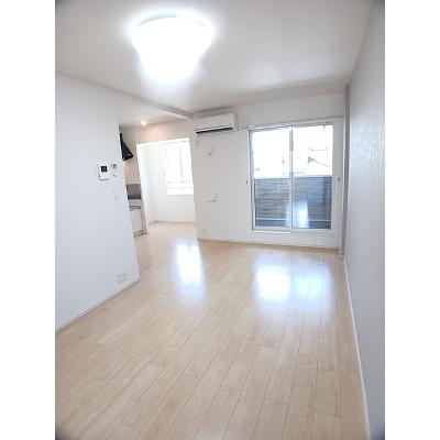 フィオーレ 202【管理NO：1-022036001-02020】 ★家具家電は申し込み後に搬入します★の物件写真2