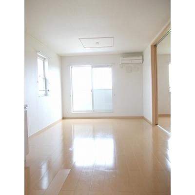 プリムローズ 201【管理NO：1-016155501-02010】 ★家具家電は申し込み後に搬入します★の物件写真2
