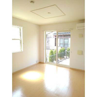 プリムローズ 101【管理NO：1-016155501-01010】 ★家具家電は申し込み後に搬入します★の物件写真2