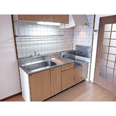 シャランフロイデ 102【管理NO：1-007377401-01020】 ★家具家電は申し込み後に搬入します★の物件写真3