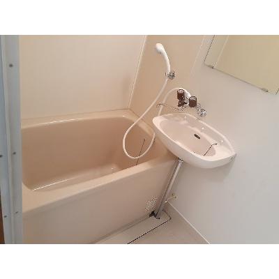 エルディム鈴木 201【管理NO：1-001023801-02010】 ★家具家電は申し込み後に搬入します★の物件写真4