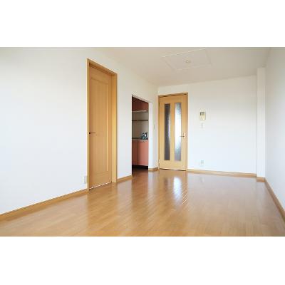 グランデオス 302【管理NO：1-013227301-03020】 ★家具家電は申し込み後に搬入します★ ★2026年10月中旬入居可能★の物件写真2