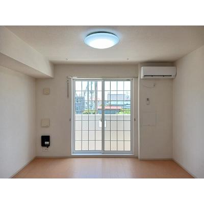 エレガンス・ブライト 102【管理NO：1-018938401-01020】 ★家具家電は申し込み後に搬入します★の物件写真2