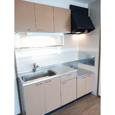 アースブラウンＫ・ＴⅡ 203【管理NO：1-010679101-02030】 ★家具家電は申し込み後に搬入します★ ★2026年09月下旬入居可能★の物件写真3