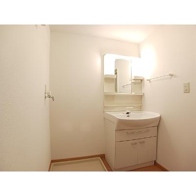 レジーナⅢ 202【管理NO：1-012490401-02020】 ★家具家電は申し込み後に搬入します★の物件写真6