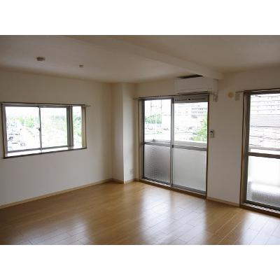 グランロード 301【管理NO：1-009692401-03010】 ★家具家電は申し込み後に搬入します 2026年08月下旬入居可能の物件写真2