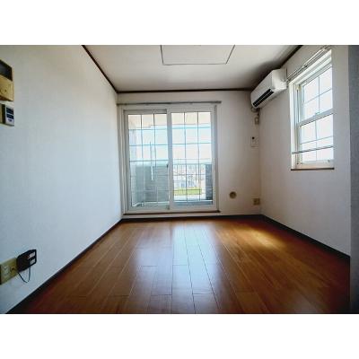 フェアリー・テイル 201【管理NO：1-011637801-02010】 ★家具家電は申し込み後に搬入しますの物件写真2
