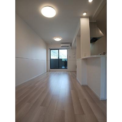 カトレア 203【管理NO：1-028616701-02030】 ★家具家電は申し込み後に搬入します 2026年08月上旬入居可能の物件写真2