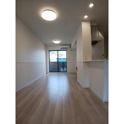 カトレア 105【管理NO：1-028616701-01040】 ★家具家電は申し込み後に搬入します 2026年08月上旬入居可能の物件写真2