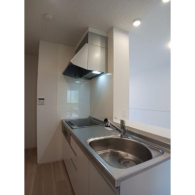カトレア 102【管理NO：1-028616701-01020】 ★家具家電は申し込み後に搬入します 2026年08月上旬入居可能の物件写真3
