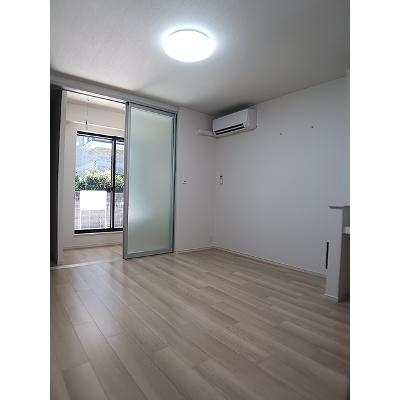 エイス　クラウディア 103【管理NO：1-028589801-01030】 ★家具家電は申し込み後に搬入します★の物件写真2