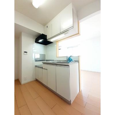 カミヤ 302【管理NO：1-018551501-03020】 ★家具家電は申し込み後に搬入します 2026年09月上旬入居可能の物件写真3