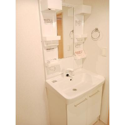 グローヴⅢ 201【管理NO：1-020496601-02010】 ★家具家電は申し込み後に搬入します★の物件写真6
