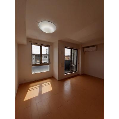 エスト 202【管理NO：1-017112801-02020】 ★家具家電は申し込み後に搬入します★ ★2026年09月中旬入居可能★の物件写真2