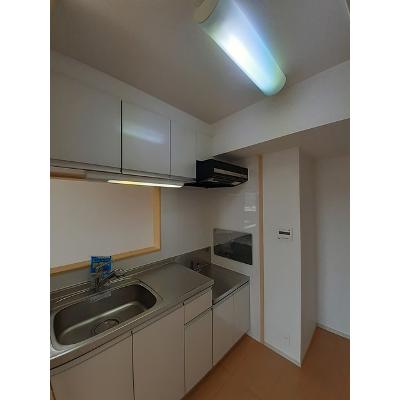 エスト 202【管理NO：1-017112801-02020】 ★家具家電は申し込み後に搬入します★ ★2026年09月中旬入居可能★の物件写真3