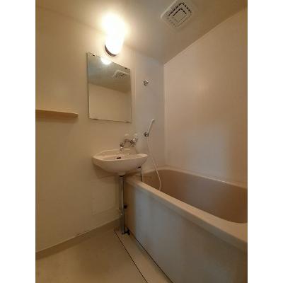 グリーンハイツＤ 205【管理NO：1-002902501-02040】 ★家具家電は申し込み後に搬入します 2026年08月中旬入居可能の物件写真4