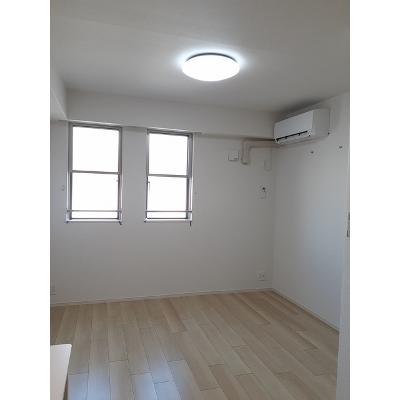 ブリッランテ 202【管理NO：1-026877601-02020】 ★家具家電は申し込み後に搬入しますの物件写真2