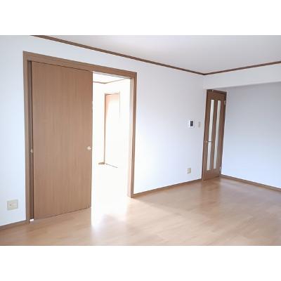 フラワータウン亀山Ⅱ 103【管理NO：1-010310102-01030】 ★家具家電は申し込み後に搬入します 2026年09月中旬入居可能の物件写真2