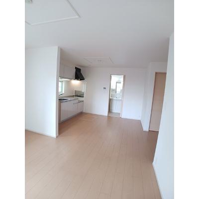 キャトルフィーユ 101【管理NO：1-020116201-01010】 ★家具家電は申し込み後に搬入します 2026年08月上旬入居可能の物件写真2