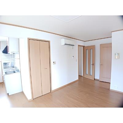リバーサイド 103【管理NO：1-012374801-01030】 ★家具家電は申し込み後に搬入します★の物件写真2