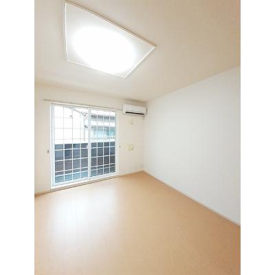 スターリースカイ 101【管理NO：1-020155201-01010】 ★家具家電は申し込み後に搬入します★の物件写真2