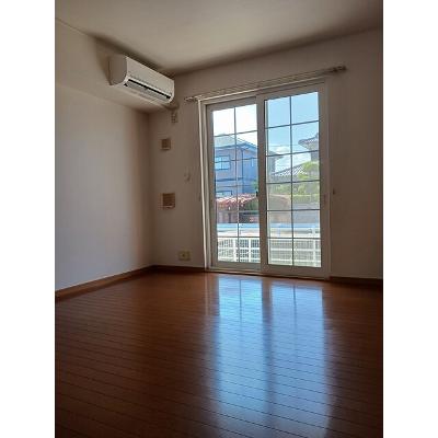 アグライア　Ⅱ 102【管理NO：1-014509202-01020】 ★家具家電は申し込み後に搬入します 2026年08月下旬入居可能の物件写真2