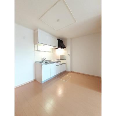 サンクレスト 102【管理NO：1-015803501-01020】 ★家具家電は申し込み後に搬入します★の物件写真2