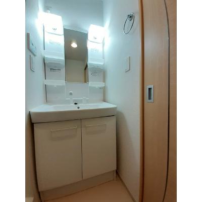 apartment 〒108-0075　東京都港区港南２丁目16-1