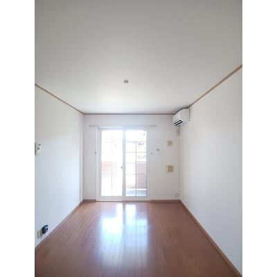 ピュール　ジャンＡ 101【管理NO：1-013149401-01010】 ★家具家電は申し込み後に搬入します★の物件写真2