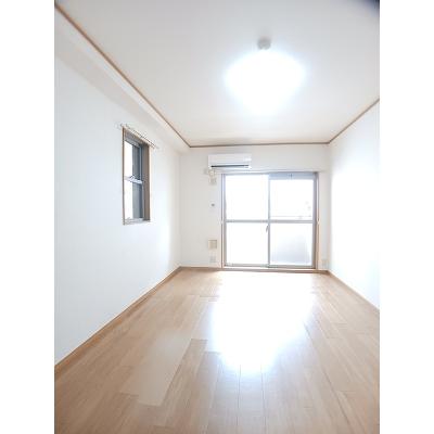 レガート元町 301【管理NO：1-012810301-03010】 ★家具家電は申し込み後に搬入しますの物件写真2